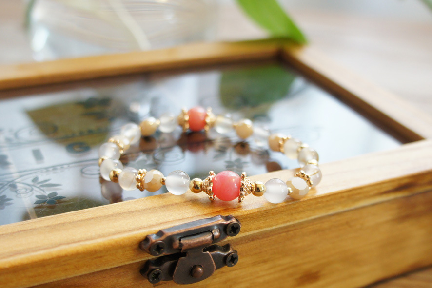 Temperament Korean Bracelet Fashion Agate Crystal Bracelet Pink Shell Bracelet display picture 4