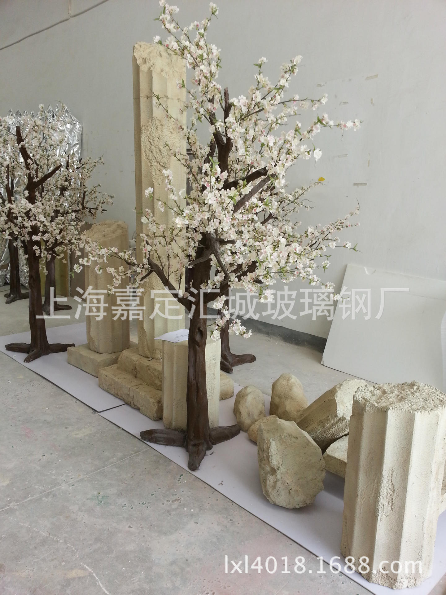 玻璃钢橱窗展示、仿罗马柱、玻璃钢道具、玻璃钢罗马柱、