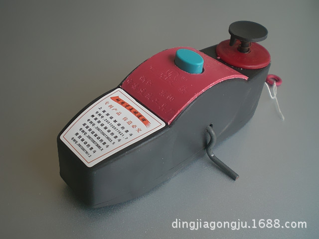 帶按鈕仿工發黑墨鬥-1