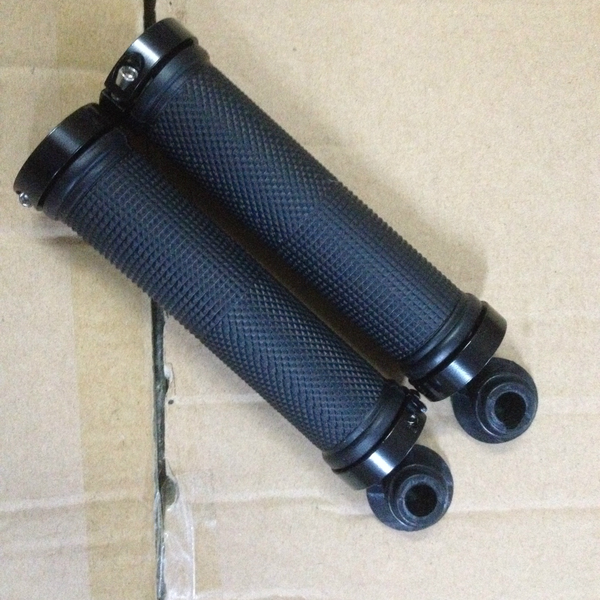 Poignées de vélo - Ref 2348749 Image 14