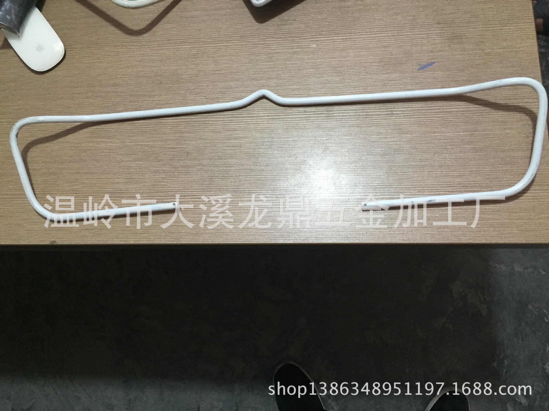 8.5*62*14mm白色喷塑带定位洞筛筐提手,周转箱提手