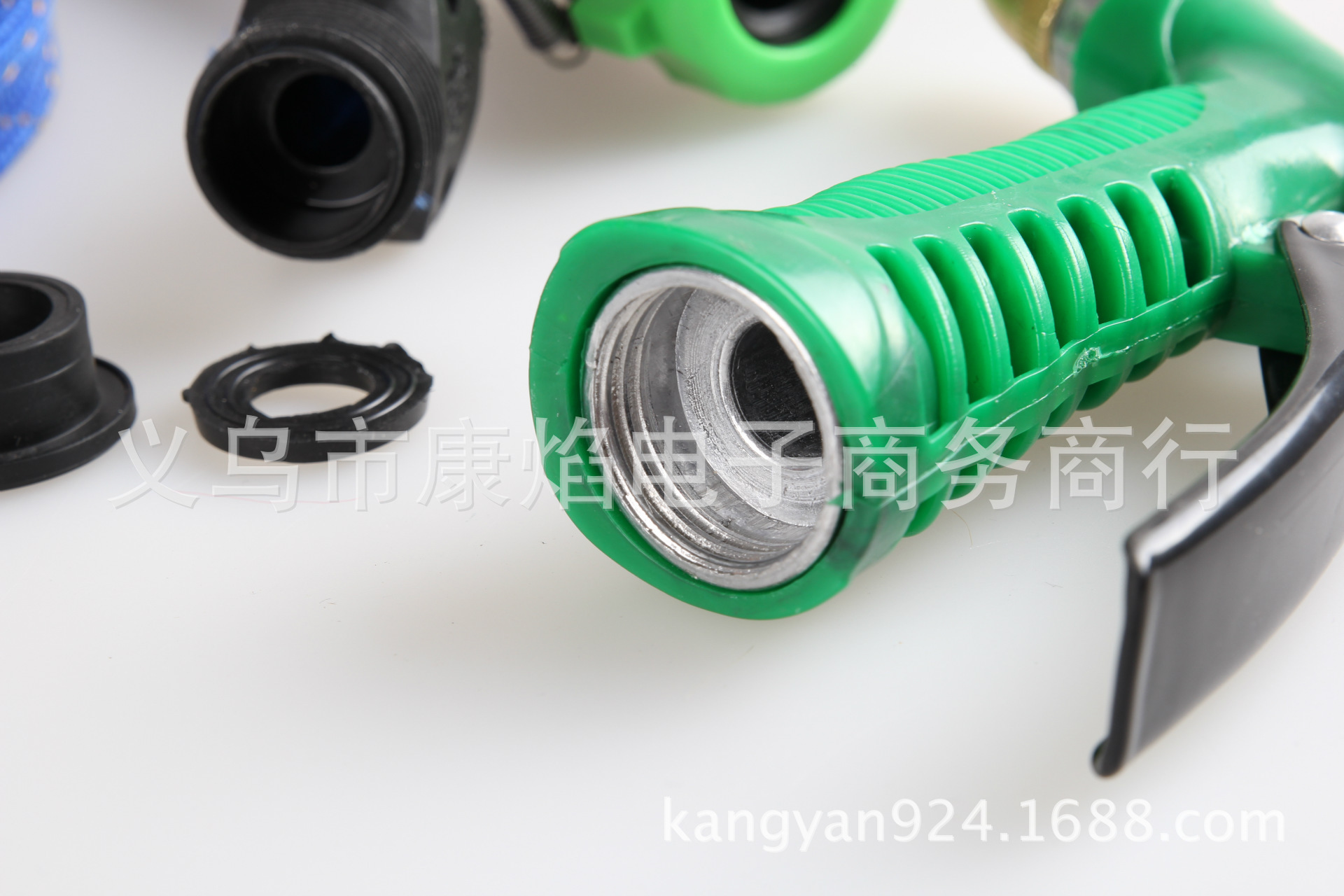 1483285580_1457681860