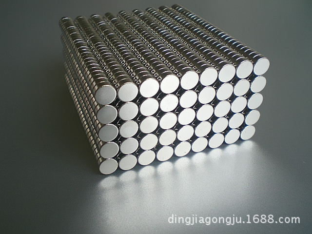 供应优质10x4mm镀镍 钕铁硼 圆形强力磁铁 长方形吸铁石