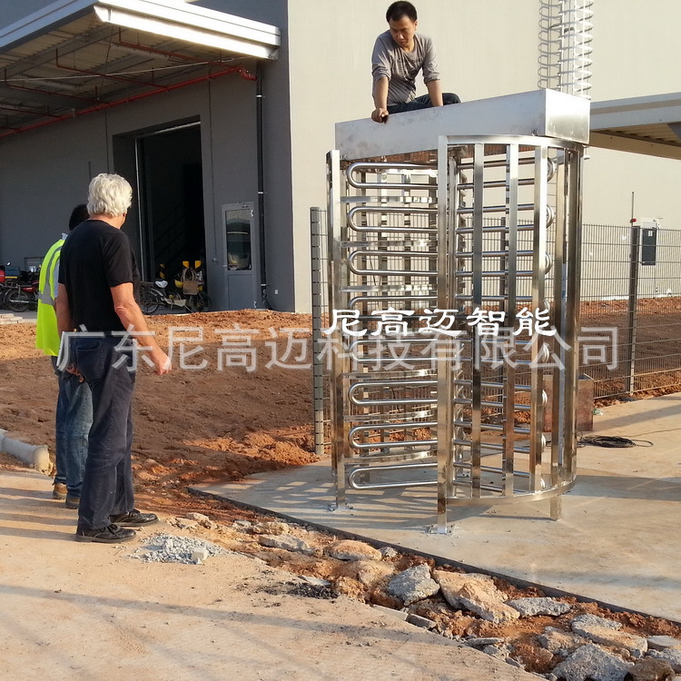 门禁不锈钢栅栏门 汽配厂免值守通道高转闸 外贸批发转扎门三辊闸