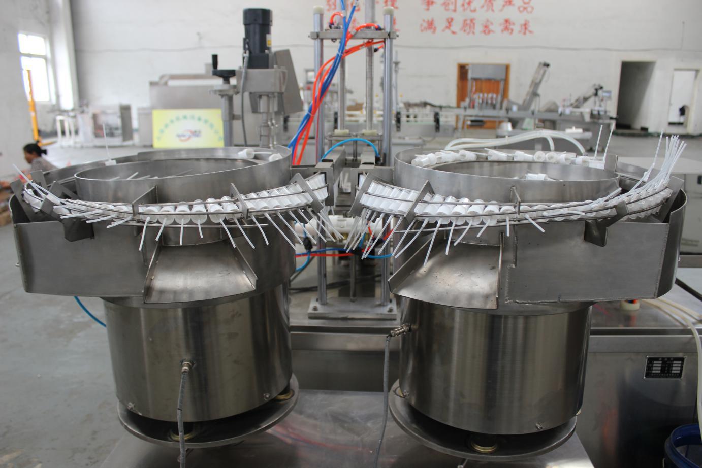 液體灌裝旋蓋機(jī)