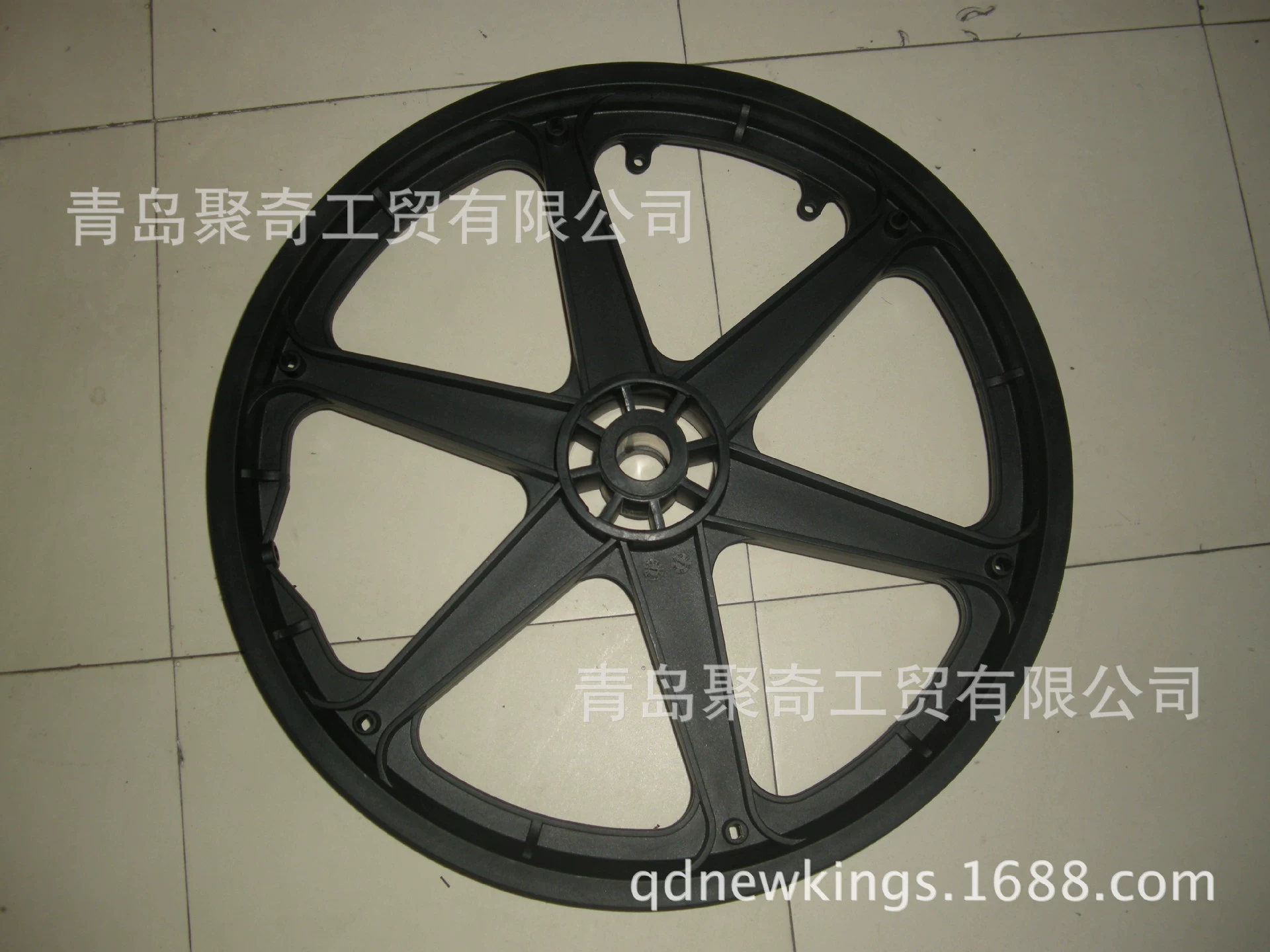 Plastic hub, bike, wheel, restaurant car