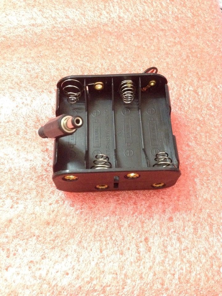 Shelf superior quality DC Heading 5 AA 8 /8 position 12V Back to back Battery Box