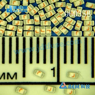 AEM 贴片保险丝F0603SB1000V032T 0603体积 32V/1A  慢断