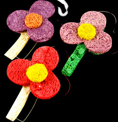 Natural loofah flower pet teeth cleaning and oral deodorizing chew toy for hamsters, guinea pigs, and rabbits