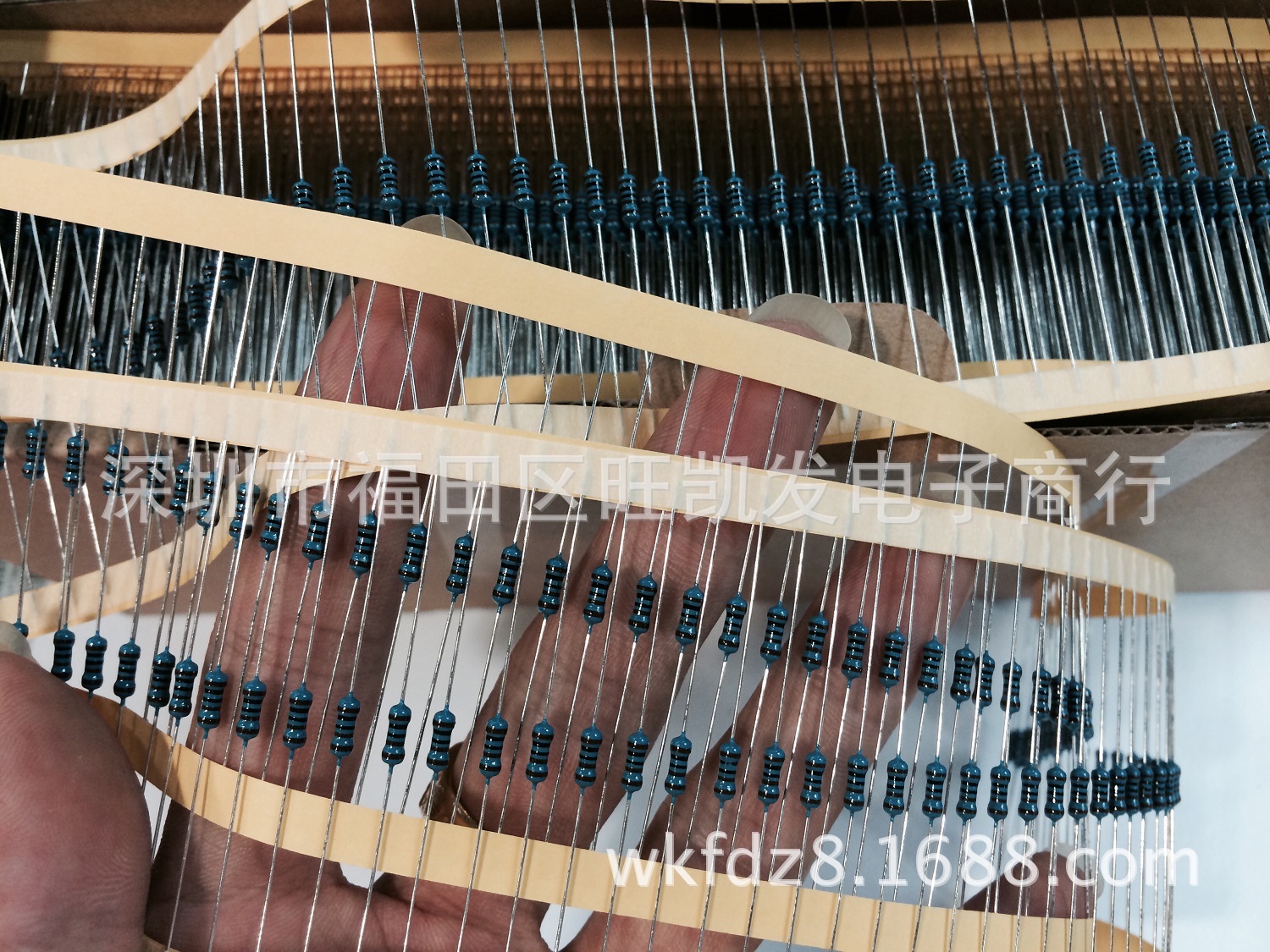 直插金属膜电阻1/4W 390R 1%编带现货 0.25W 厂家直销 天天特价