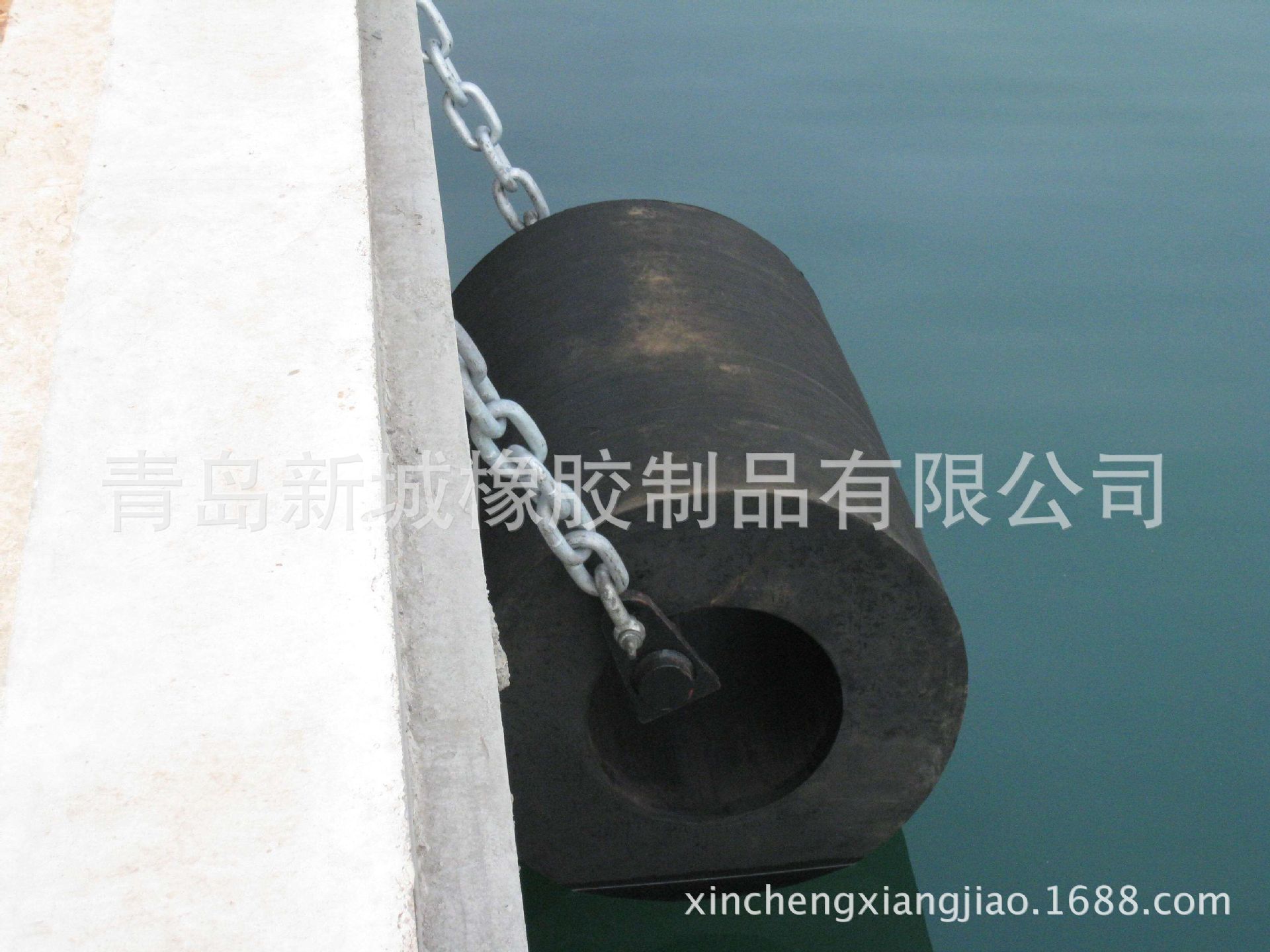 圆筒型橡胶护舷船头码头简易安装圆筒橡胶护舷φ600*1000mm-阿里巴巴