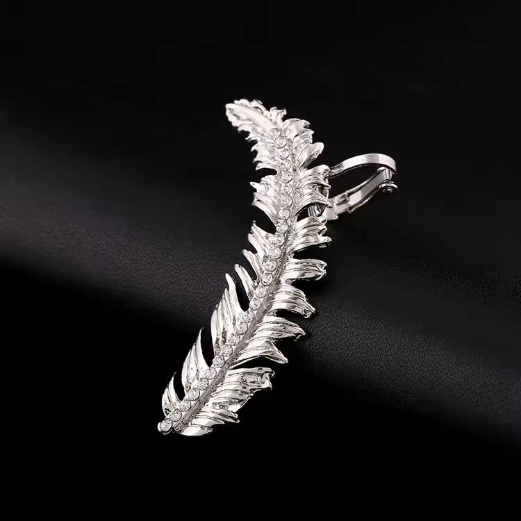 Alloy Diamond Creative Leaf Ear Clip display picture 3