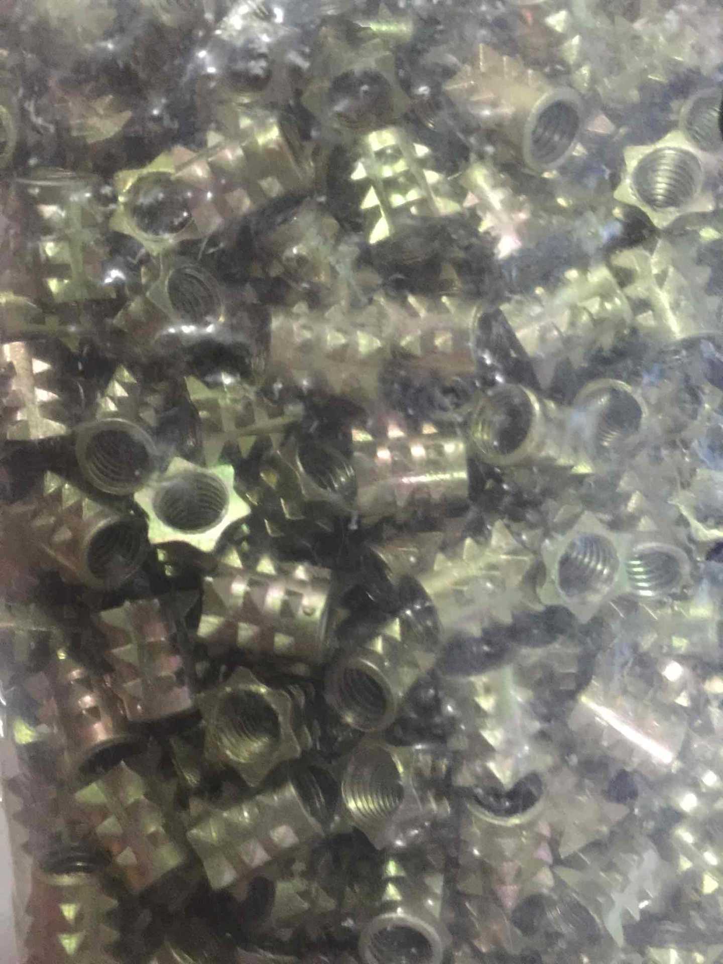 M6*10无垫彩锌剌母，电镀彩锌合金家具螺母，嵌入式螺母