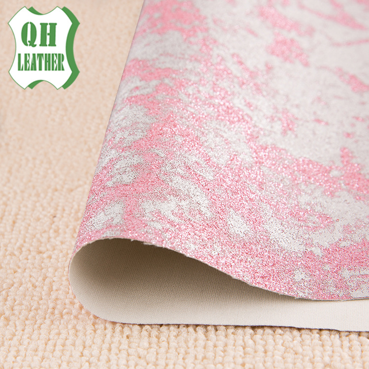 厂家批发PU底金葱粉格利特3D手感皮革印花合成革时尚超纤革箱包