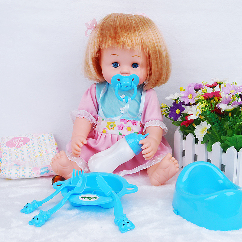 Directo de fábrica al por mayor hablando puede tomar un baño Pee Blink simulación muñeca entrenamiento de limpieza