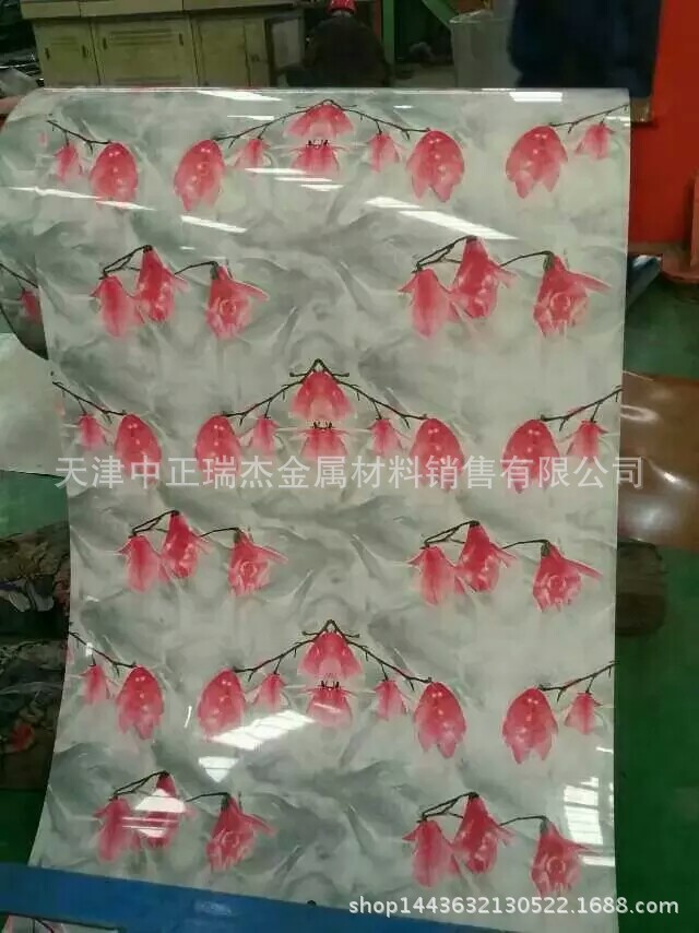 供应1.0mm厚 新宇海蓝/白灰彩钢压型瓦 彩涂卷规格 印花彩钢板