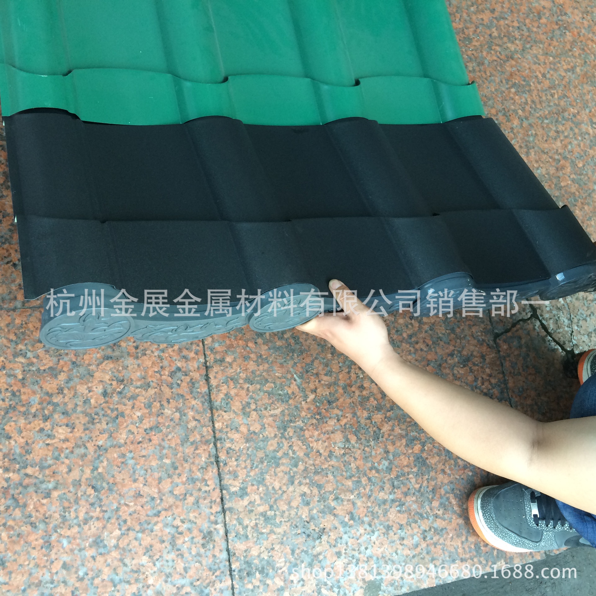 湖州0.526金黄色仿古彩钢琉璃瓦765型，彩钢屋脊瓦，滴水，堵头