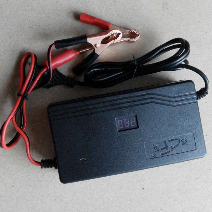 supply automobile Dynamic property maintain Split Battery Charger 12V8A Battery Voltage display Chi wind