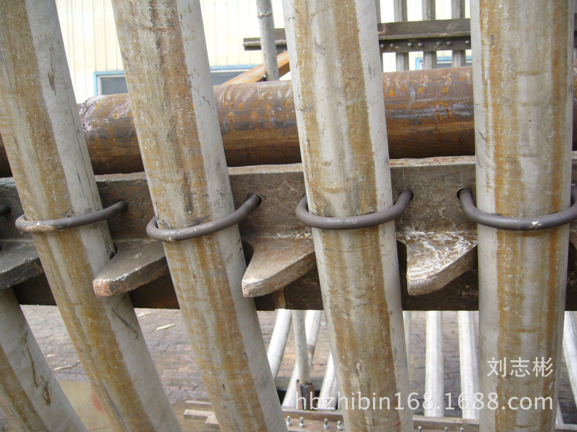 制造加工优质工业管式加热炉炉管用耐高温、腐蚀拉钩、吊钩、支架