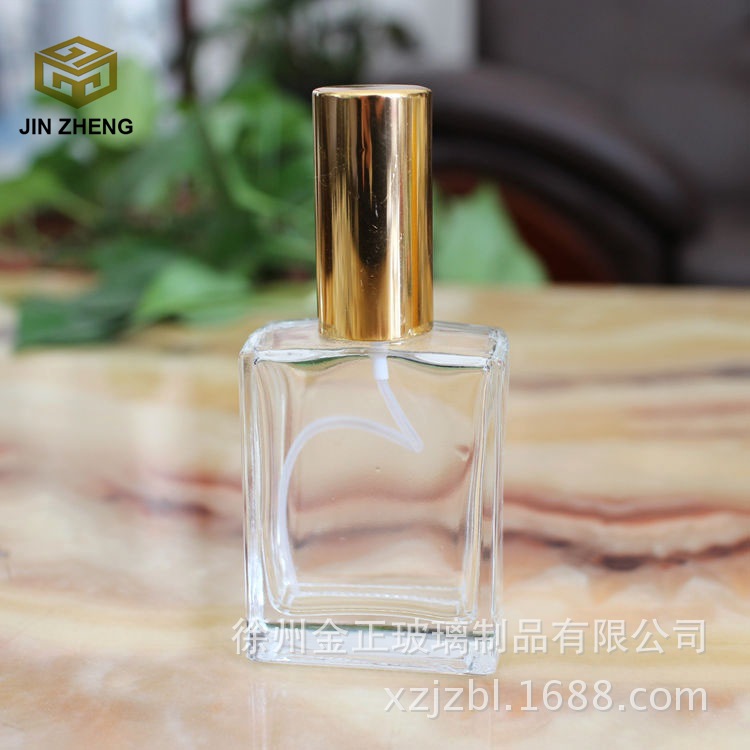 厂家供应批发     晶白料香水玻璃瓶方形50毫升玻璃瓶电化铝盖