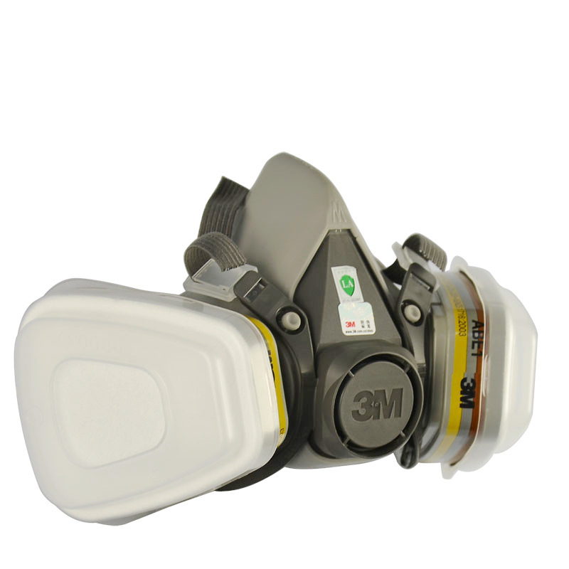 Masque à gaz en Siliceux - Ref 3403654 Image 1