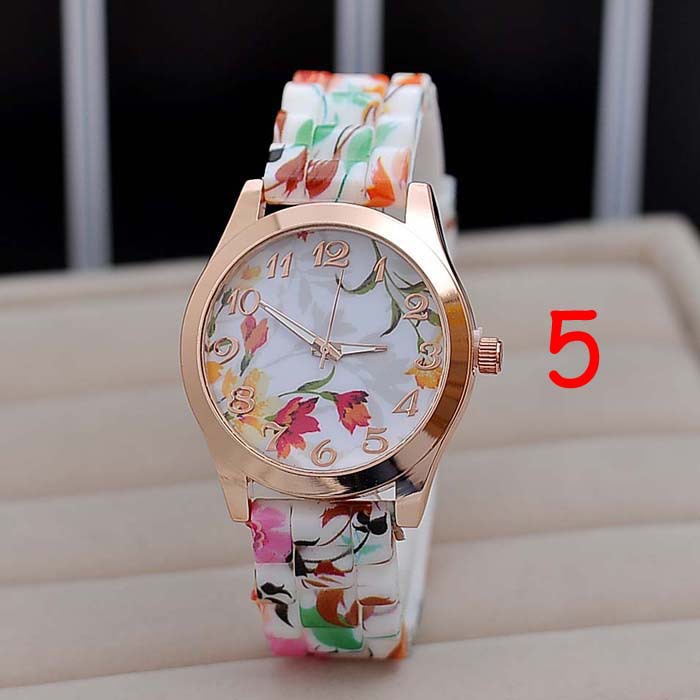 Casual Flower Buckle Quartz Women's Watches display picture 5