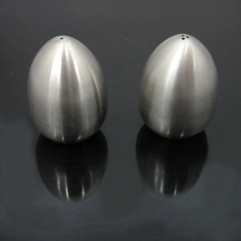 New product listing Creative kitchen products stainless steel egg -shaped pepper jar seasoning bottles seasoning tank