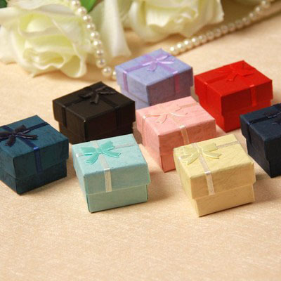 A gift box packaging box ring box paper box earring box plastic box jewelry box box