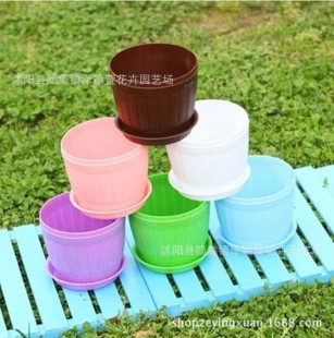 �S��ֱ�N���ϻ��� ����ߙn�h�� ��ľͰ�b�ɫ�A�λ��莧�бP