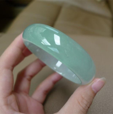 俊涛玉器 翡翠色石英岩玉镯 淡绿色玉镯子 天然冰种玉石A货手镯