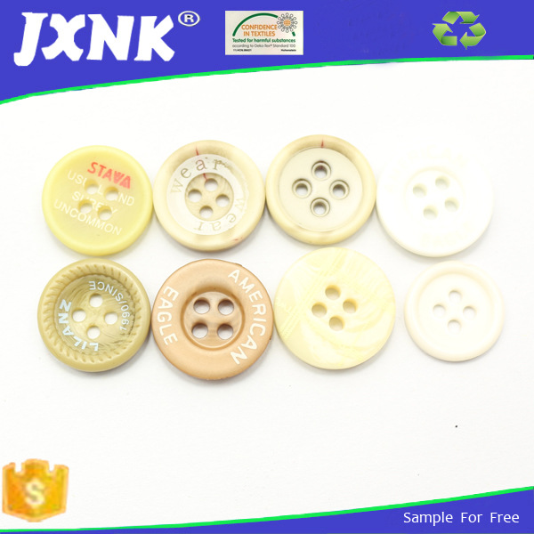 Factory direct high-quality plastic material four-eye button high-quality resin picking four-hole button quantity multi-price excellent