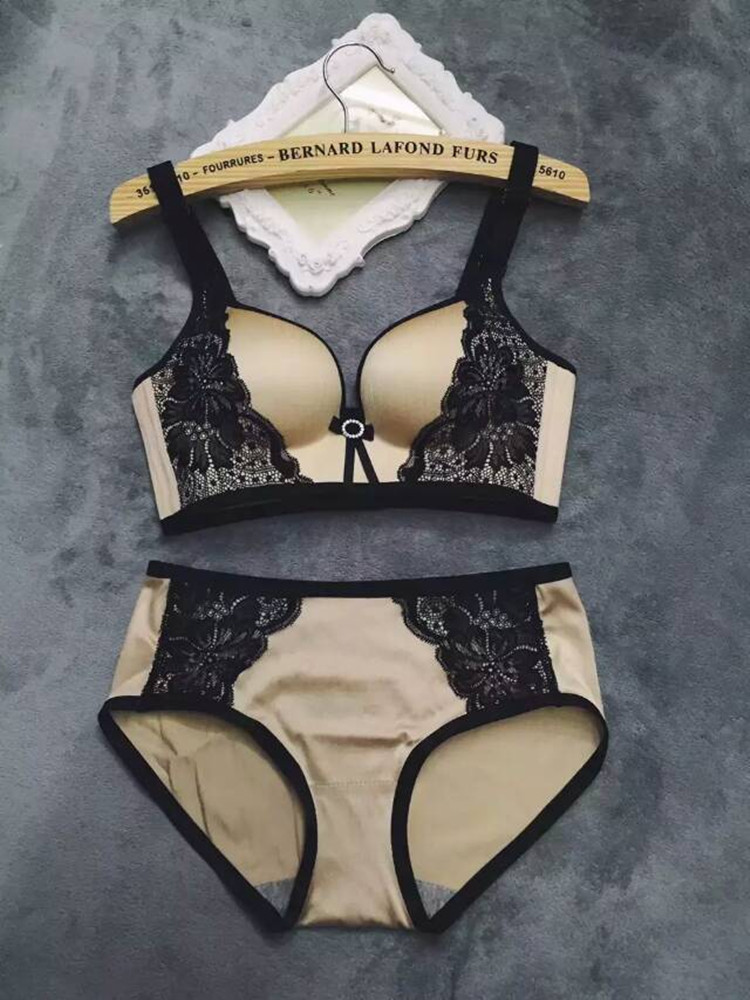 2400222236_241201912[1]