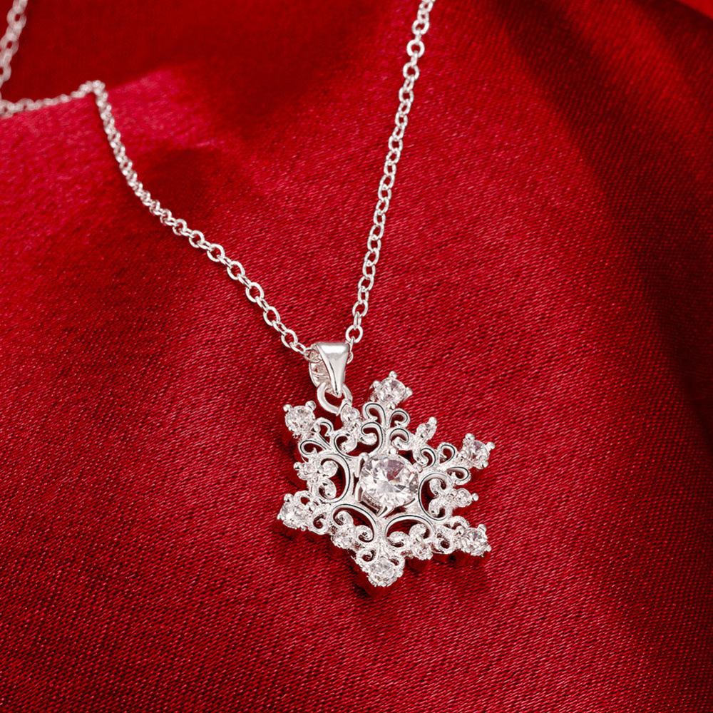 Simple Style Snowflake Copper Inlay Zircon Pendant Necklace 1 Piece display picture 4