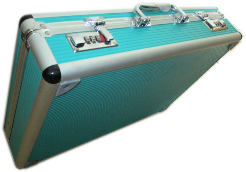 供应各种手提箱  铝合金密码箱 烧烤餐具箱 工具箱大量批发定做