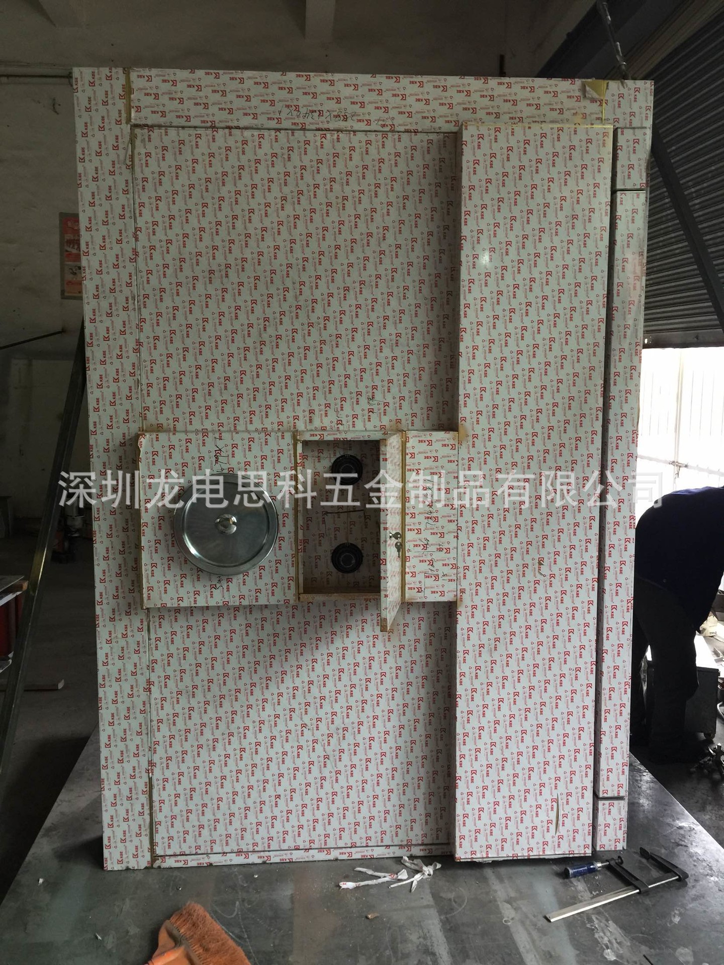 北京朝阳区钛金板金库门，不锈钢金库门订做13798494998