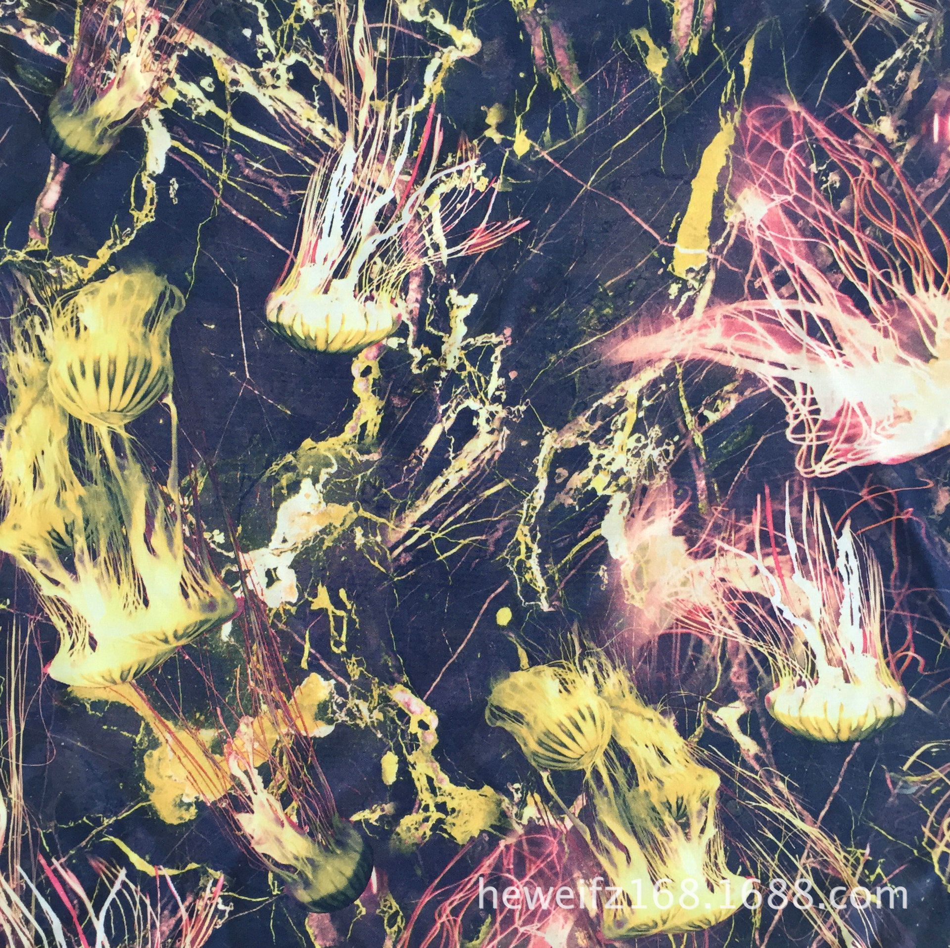 厂价直销 F8201现货供应四面弹印花时尚男女服装涤纶内衣睡衣面料