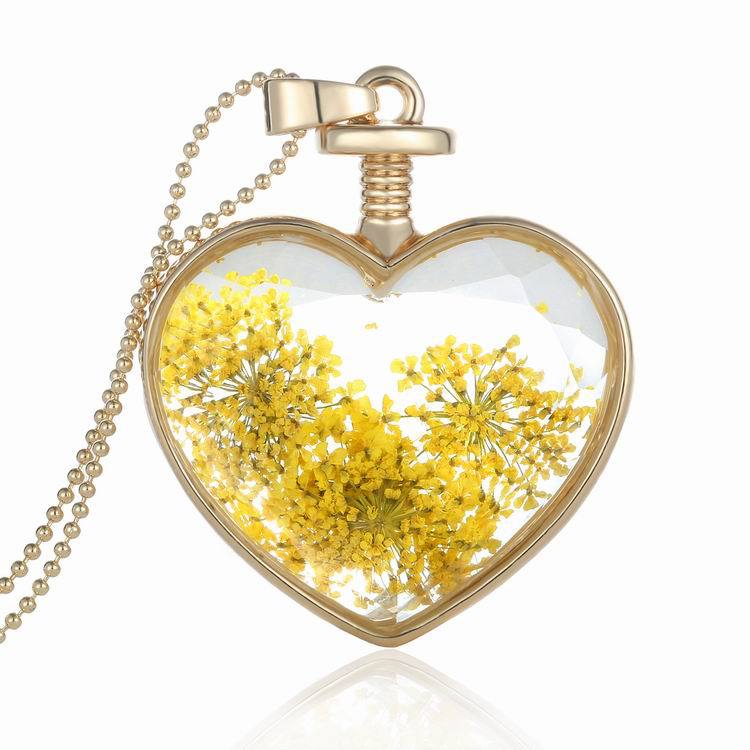 Alloy, Dried Flower, glass Material Dried Flower, Heart Shape Pattern Vacation Dried Flower Heart Shape Alloy Dried Flower Glass Pendant Necklaces Wholesale