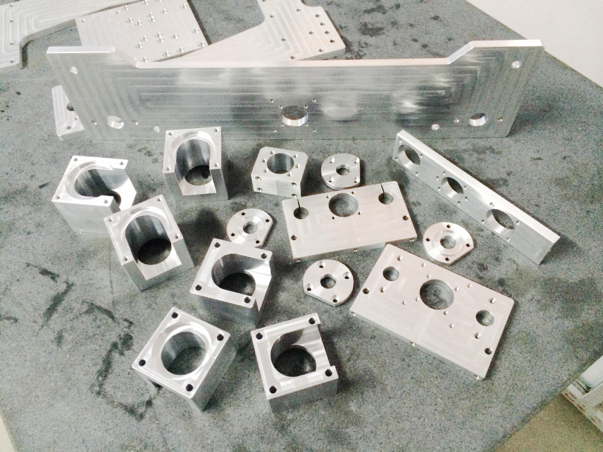 上海非标自动化机械加 工  非标自动化设备零部件价格 铝板打孔价