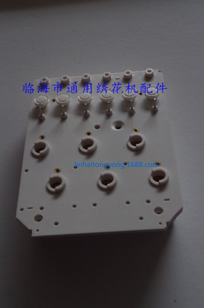 电脑绣花机配件 六针方形带底检夹线器空板