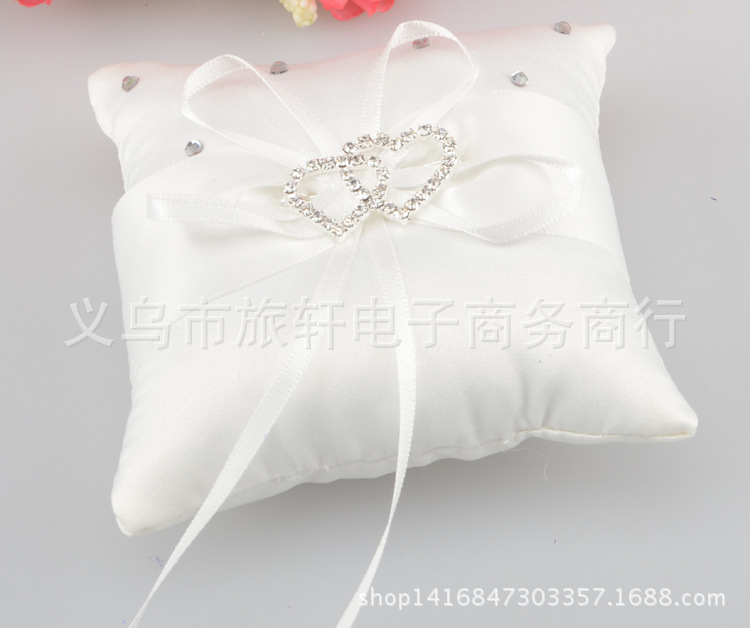 15X15CM欧式婚礼用品蝴蝶结心钻新娘戒枕
