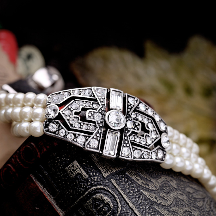 Explosion Jewelry Wholesale Alloy Diamond Wild Pearl Ladies Bracelet display picture 8