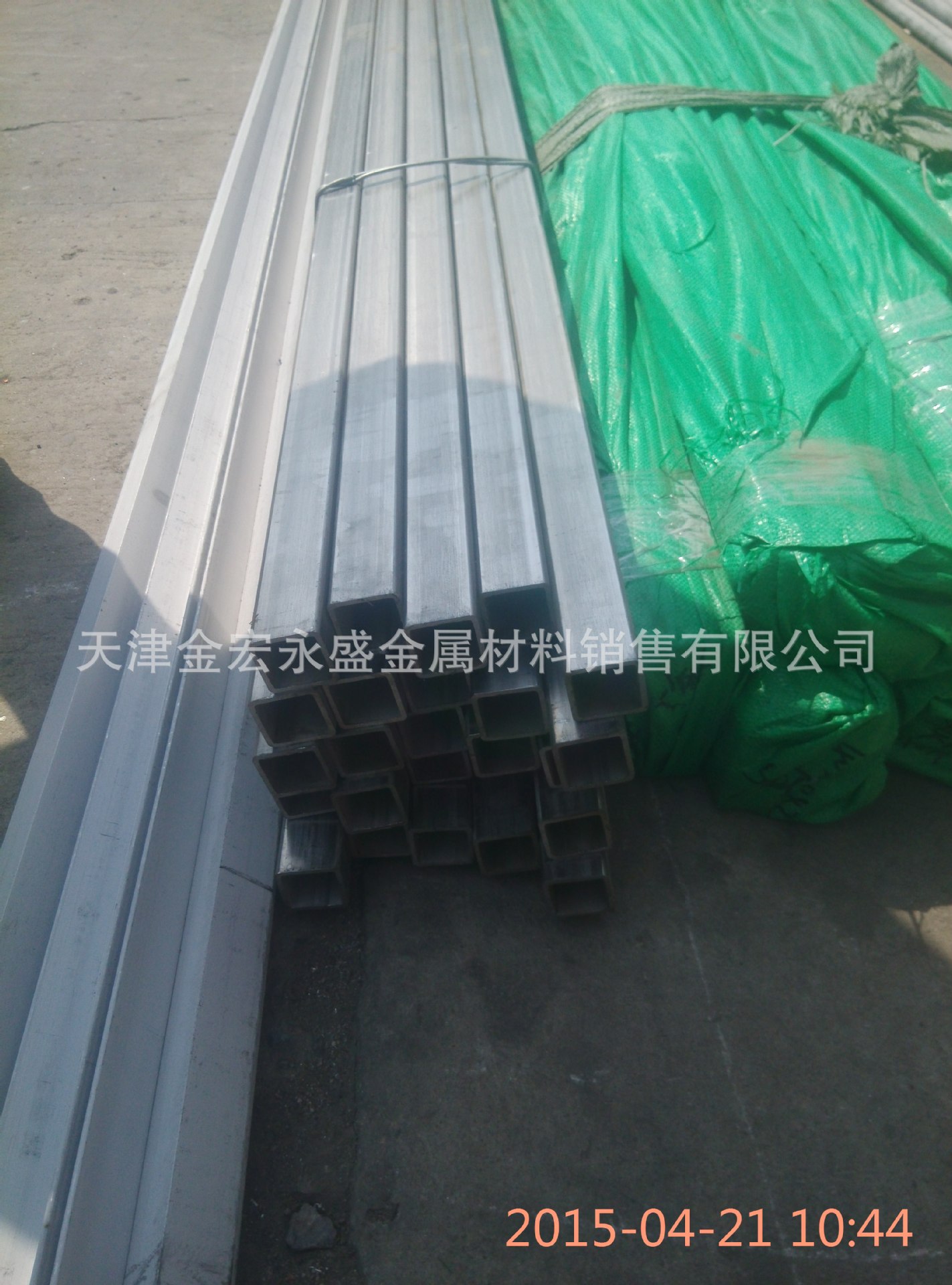 天津现货供应 304 201不锈钢方管 矩形管 无缝管 焊管