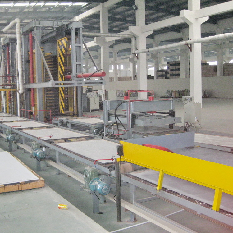 青岛国森机械制造负离子健康板（蛭石板）生产线工艺设备