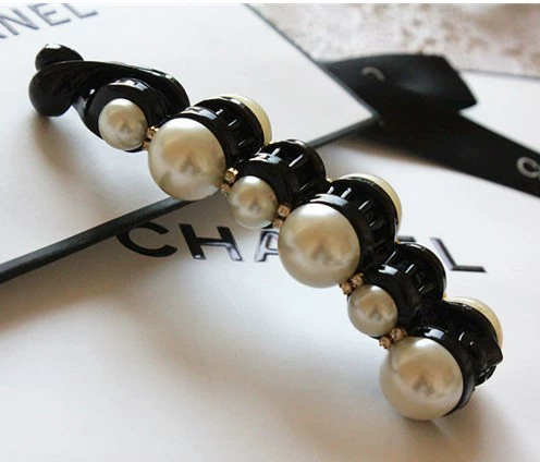 Black clip