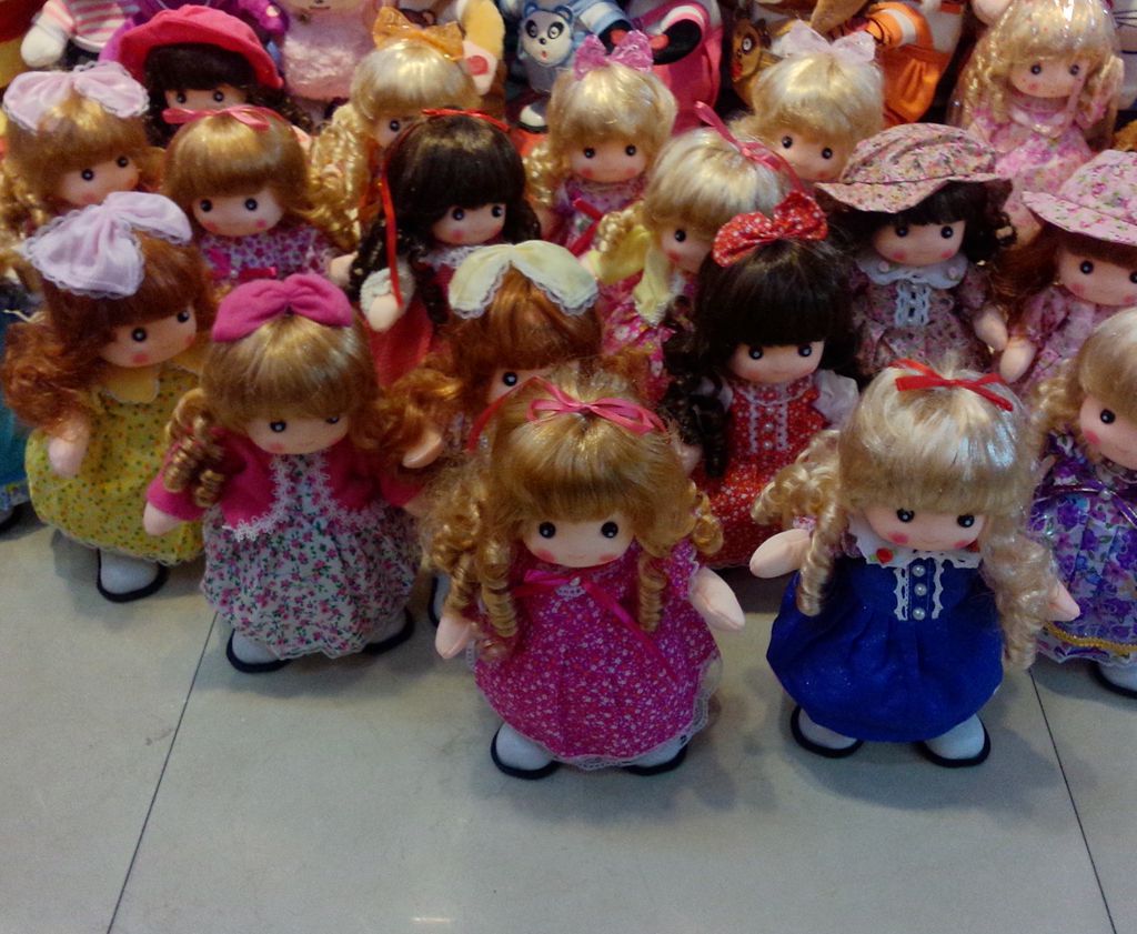 走路泡沫头娃娃