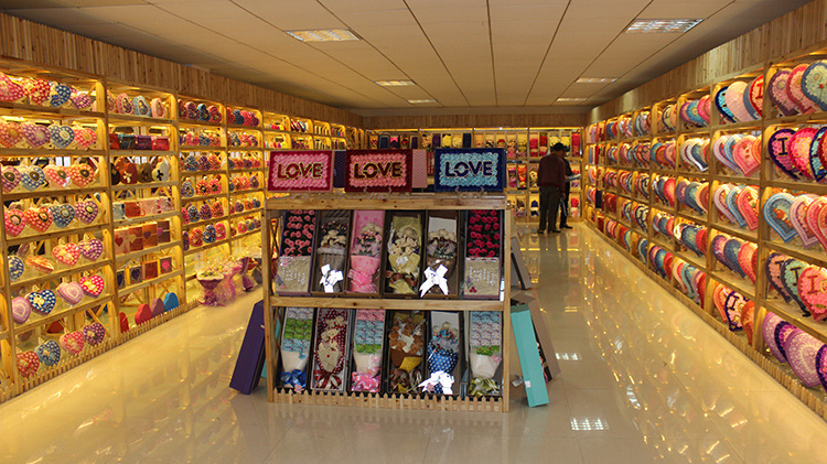 1858090543_1947137555