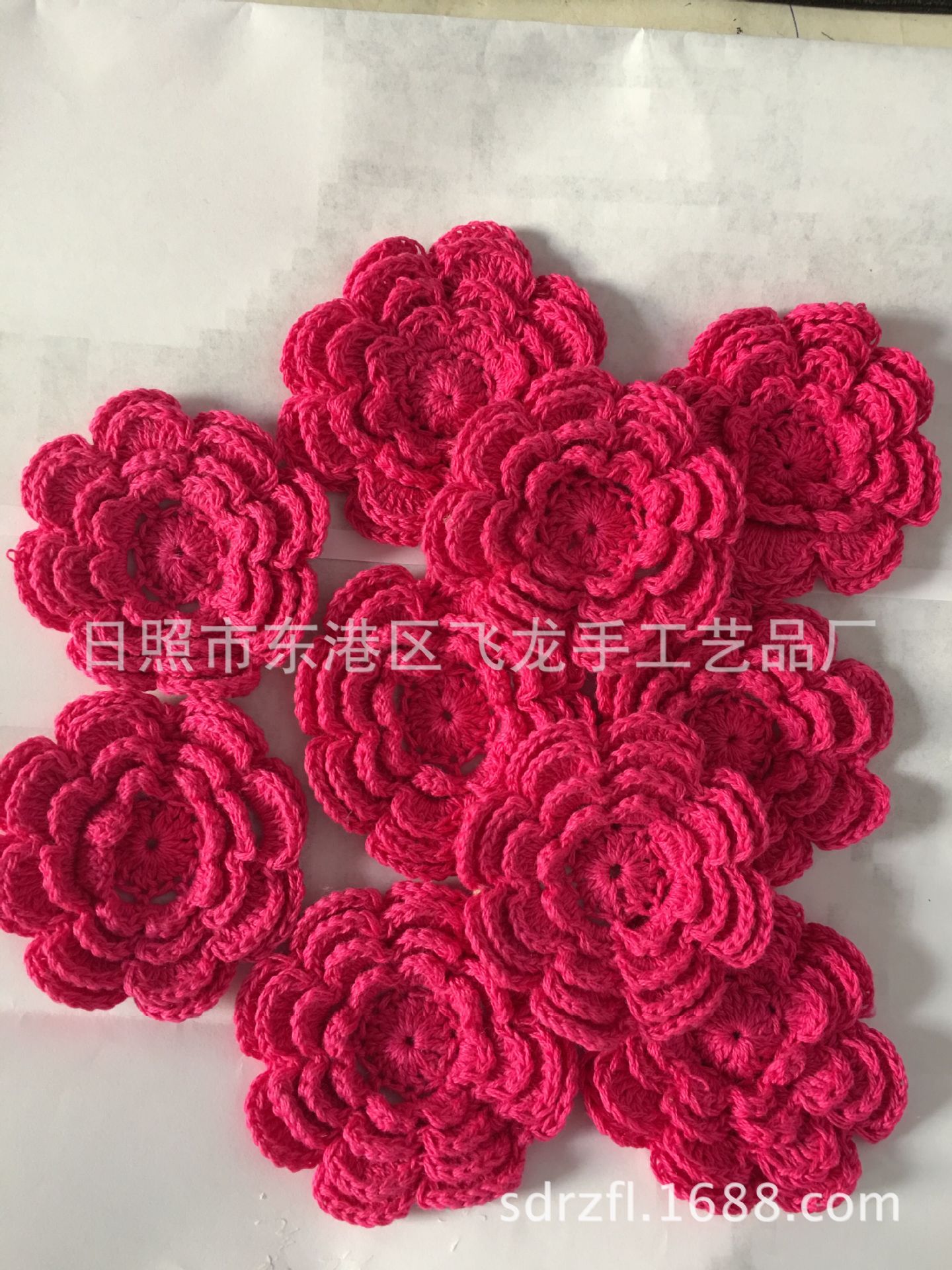 厂家定做各种手工花。钩编花 钩针辅料 手钩花款式新，做工细。