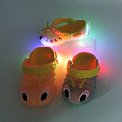 KHD brand flash light Caterpillars Boy girl Crocs Cartoon ventilation Children&#39;s shoes Baby Children sandals
