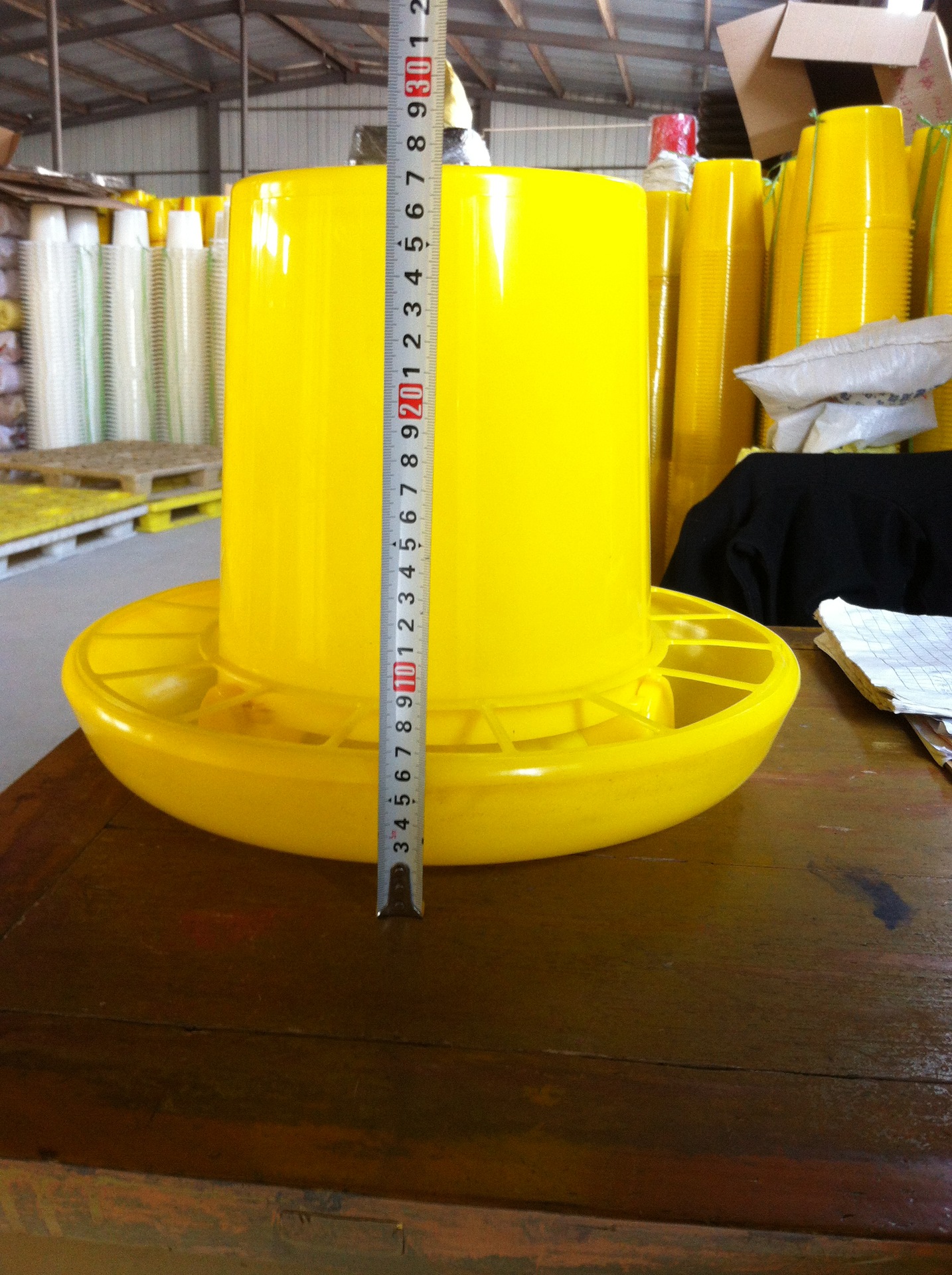 饲料桶/食桶（养鸡用） 大中交口料桶（8kg）（龙龙塑业）