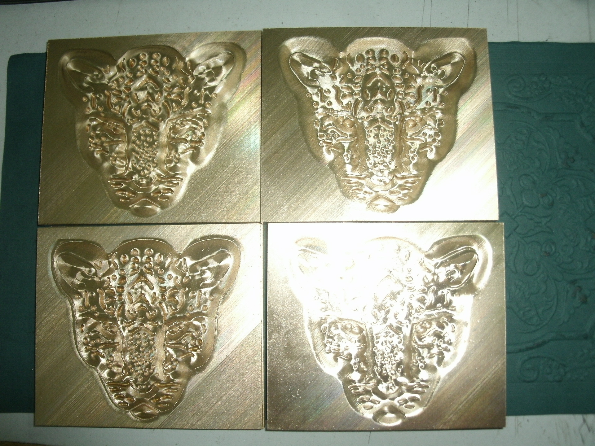 中堂定制铜模logo图案标识烫金烙印英文字粒皮革工艺工具加工